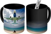 Magische Mok - Foto op Warmte Mok - Strand - Zee - Vliegtuig - 350 ML
