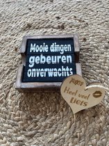 Onderzetters vierkant tekstenset zwart-natural inclusief houten hartje veel liefs / moederdag / verjaardag / cadeau
