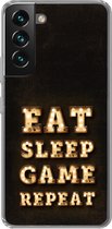 Geschikt voor Samsung Galaxy S22 Plus hoesje - Gaming - Games - Quotes - Spreuken - Eat sleep game repeat - Siliconen Telefoonhoesje