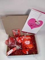 Valentijns box - met maxi Valentijns wenskaart - love box - Valentijns pakket - geschenken set - Happy Valentijn - Valentijns cadeau -  Greatgift - Romantisch Cadeau - liefde - Box