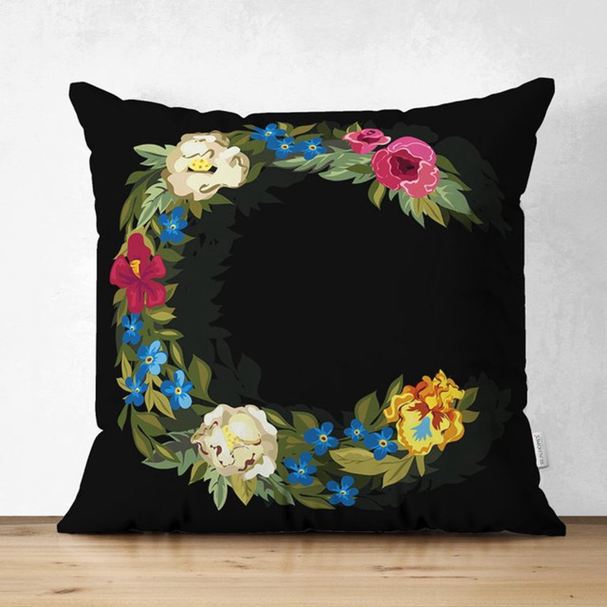 De Groen Home Velvet Kussenhoesjes - kussenhoes - Letter C van bloemen op zwart - 45x45 cm - Kussenloop - Fluweel - Valentijn Cadeau