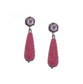 Oorbellen | clip-on | fuchsia | carved stone | Swarovski | silver plated | geen gaatjes