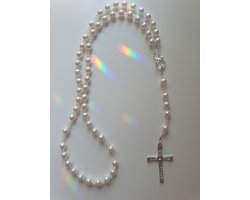 Rozenkrans, Paternoster gemaakt met Parels van Swarovski in de kleur White Pearl, en o.a. Kristallen van Swarovski, Gebedssnoer, Kruisteken, Meditatie, Spiritueel, Geloof, Geloofssteken, Gebed, Gebedsketting, Kerstpakket Cadeau.
