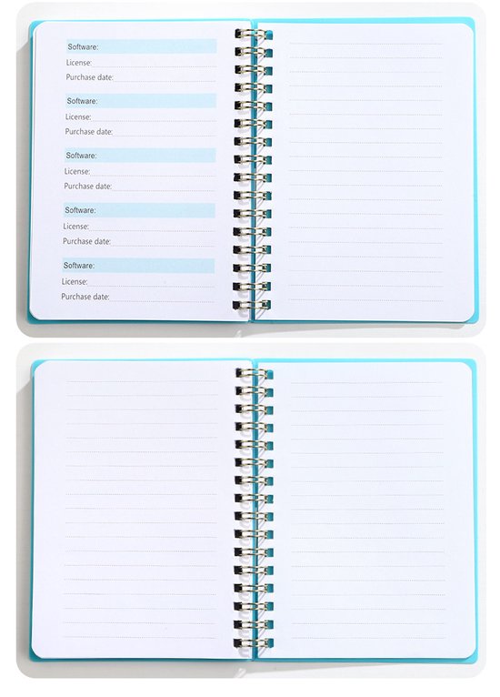 Dubbele pagina's van een blauw boekje met lijsten voor softwarelicenties en aankoopdatums, en blanco regels.