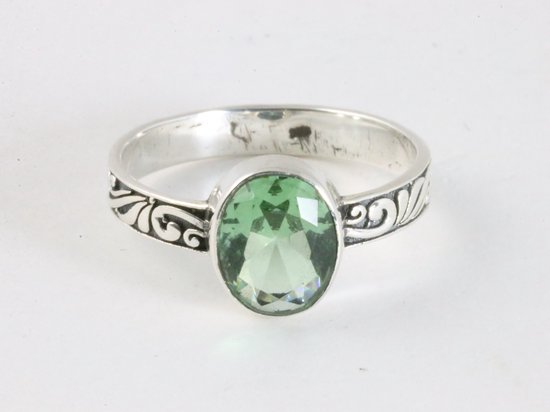 Bague en argent finement travaillée avec améthyste verte - taille 16,5