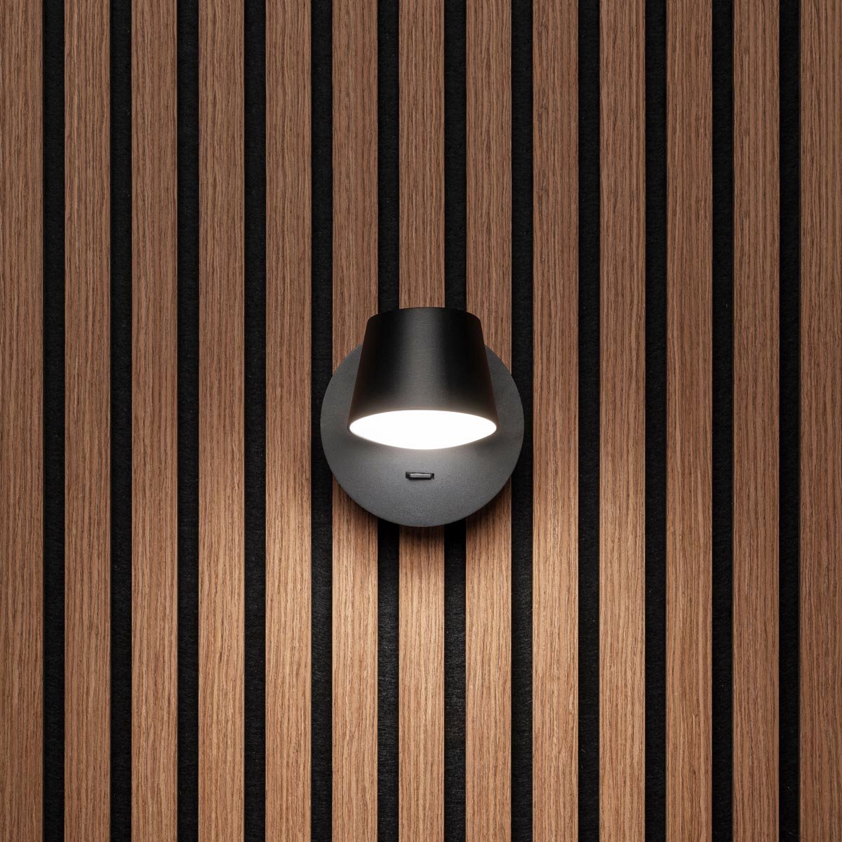 Akudeco – Wandlamp met netstroomaansluiting – Modern rond ontwerp – 3000K – Zwart