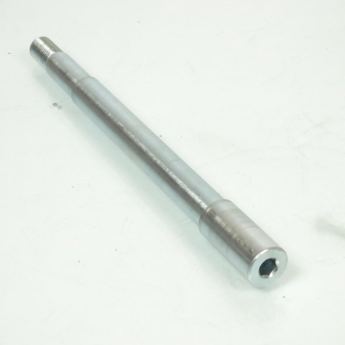 voorwielas voor Beta 125 RR Enduro 4-takt 021.41.001.00.00 ø17 x L228 mm