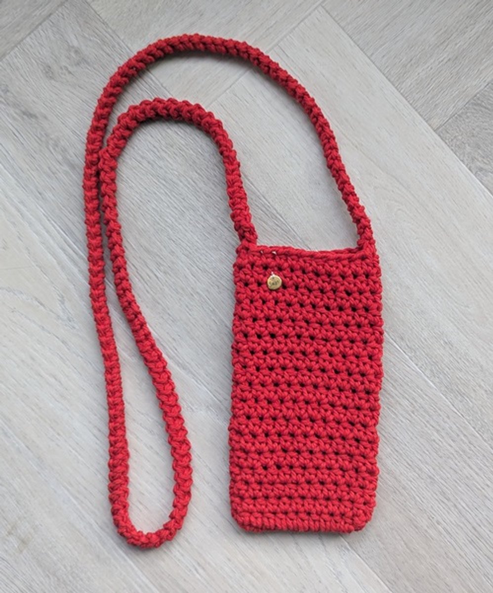 SWAN - telefoontasje - phone case - smartphone - festivaltasje - gehaakt - rood
