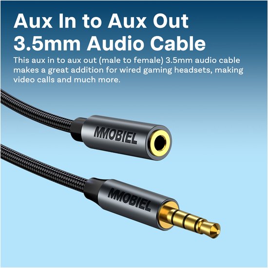 Zwarte, gevlochten 3.5mm aux verlengkabel met een vrouwelijke en een mannelijke connector, beide met MMOBIEL logo.