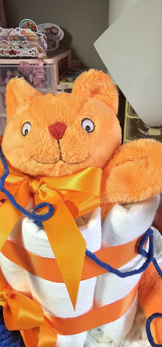 Luiertaart Dikkie Dik - 2 Laags met Knuffeldoekje en 27 Pampers - superschattig kraamcadeau van Merkloos — afbeelding 2