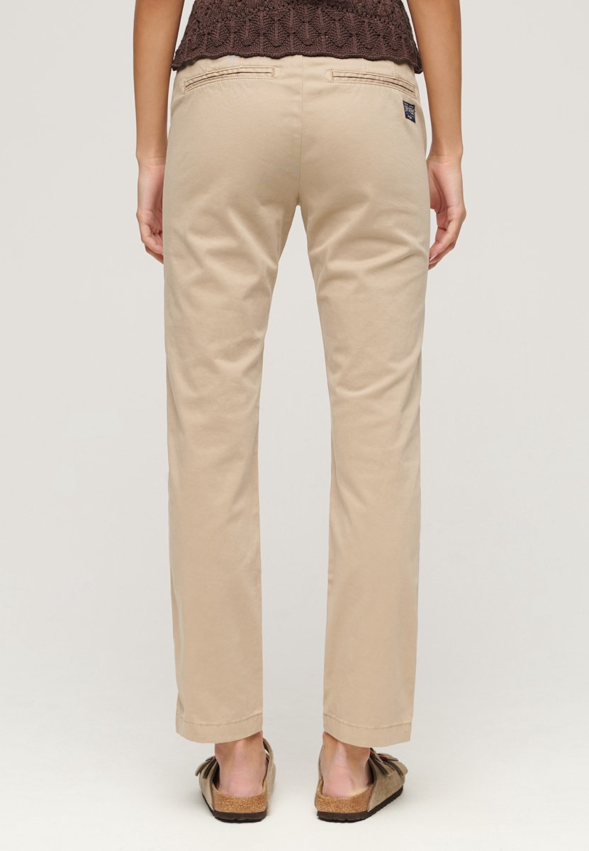 Superdry Chino met halfhoge taille Dames Broeken Bruin