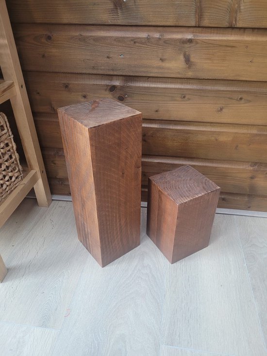 Set van 2 Houten Bloemenzuilen – Stijlvolle Sokkel in Notenkleur