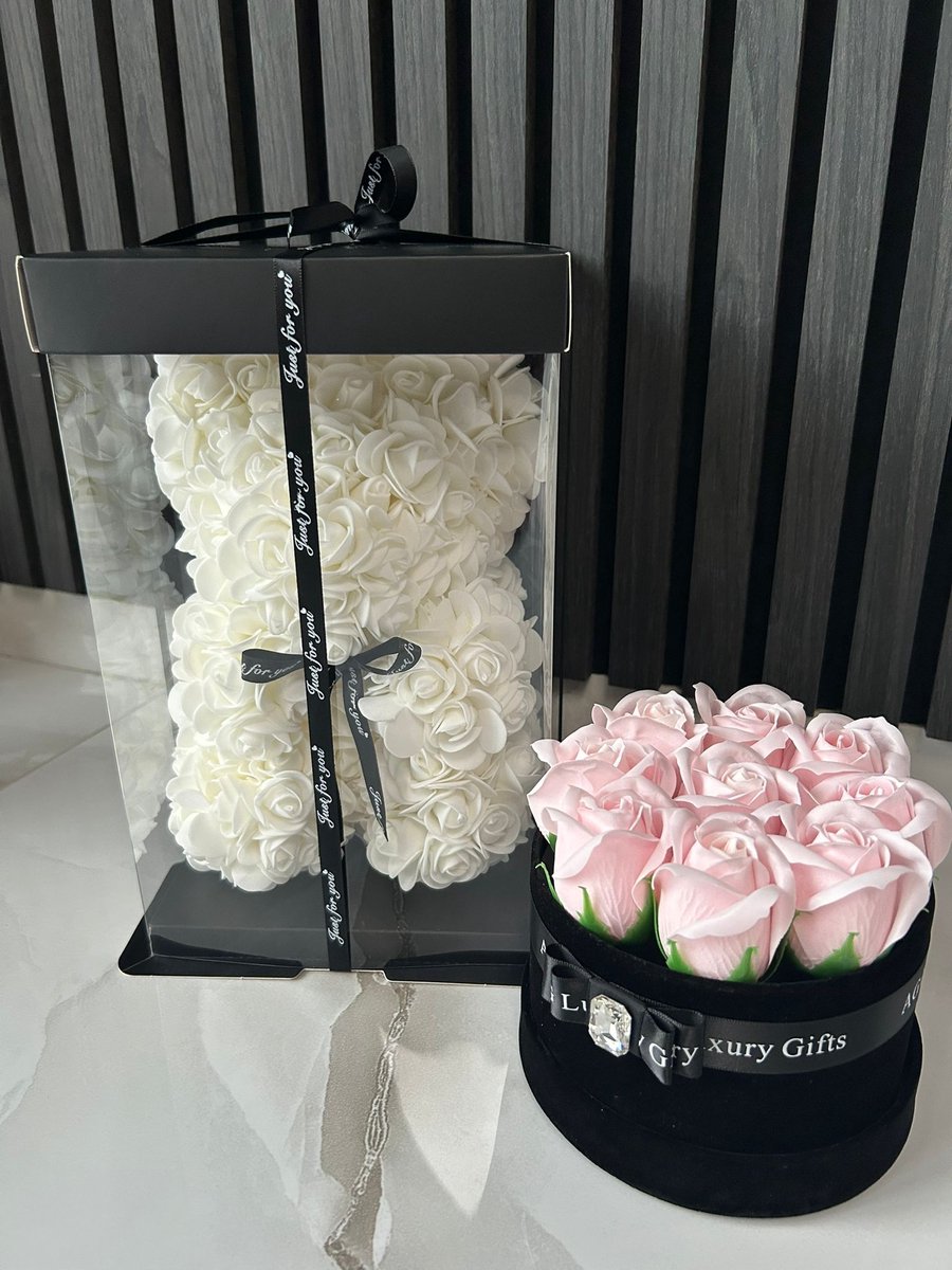 AG Luxurygift AG Luxurygifts flower box - rozen box - cadeau - velvet - Valentijnsdag - Moederdag - soap roses - liefde - luxe - gift