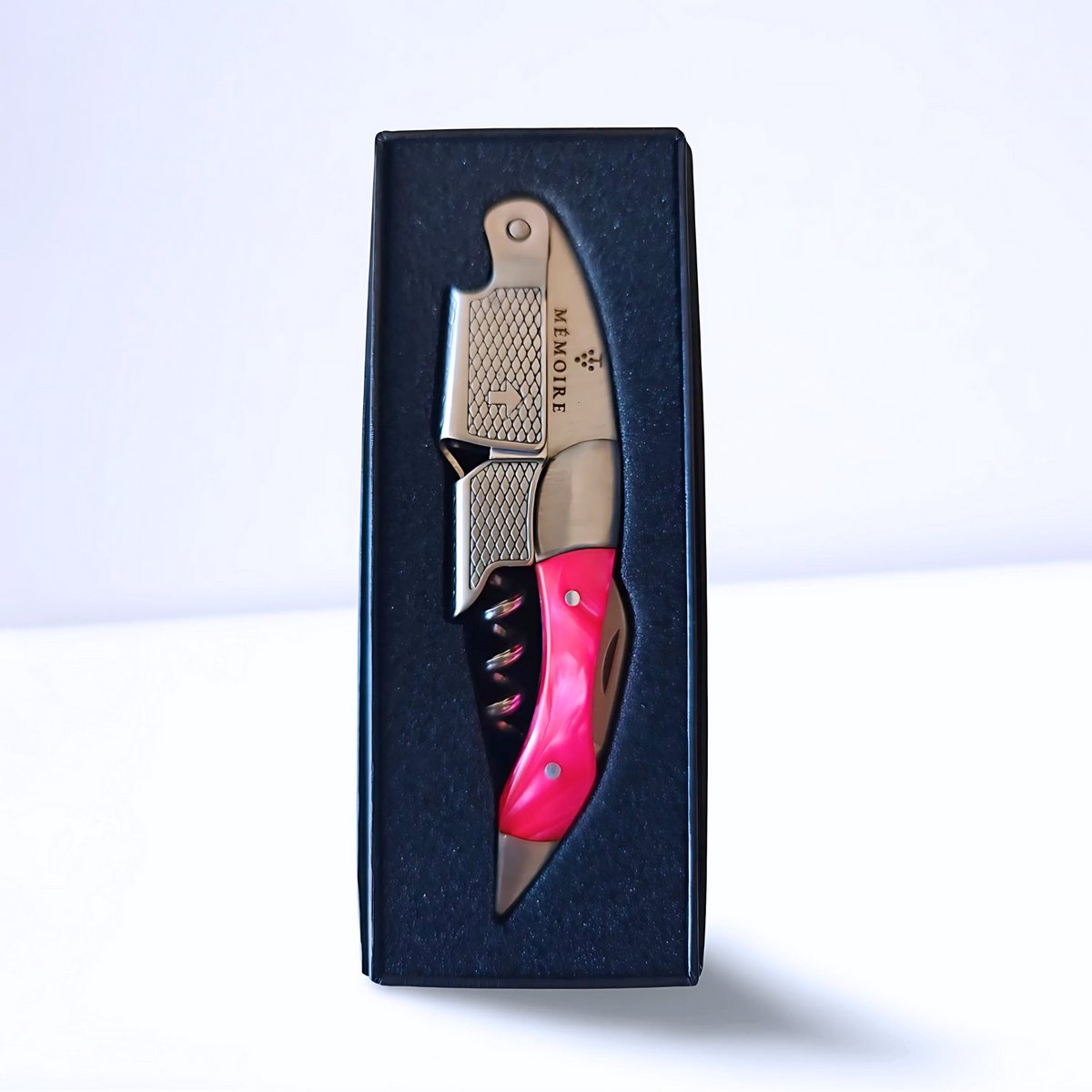 Mémoire® Couteau Sommelier Résine Roze & RVS - Kurkentrekker van Edelhars - 3 in 1 Sommelier mes met Flessenopener en Foliesnijder - Stijlvolle en Duurzame Wijnopener - Perfect voor Horeca en Thuis - Premium Kelnermes voor Wijnliefhebbers — cadeau in Kookcadeaus - foto 3