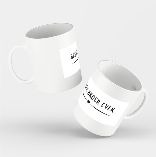 Deux tasses blanches avec le texte 'Beste broer ever' et un petit cœur.
