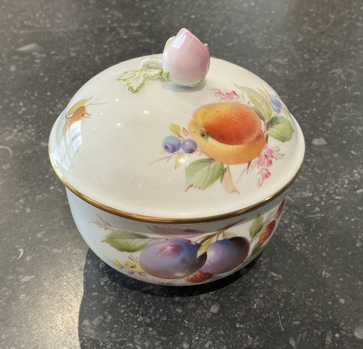 Meissen suikerpot + deksel 2 vruchten, New Cutout vorm