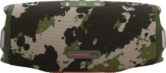 JBL Charge 6 camouflage speaker, gezien vanaf de voorkant met 'CHARGE 5' logo.