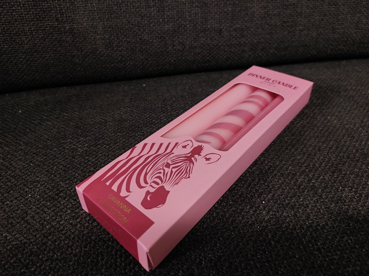 Dinerkaarsen - Dierenprint Dinerkaarsen - Set van 3 | 22 cm - Zebra - Effen - Roze | Luxe Dinerkaarsen Savanna Collection - Brandtijd: 6 uur — cadeau in Wonen & Interieur - foto 3