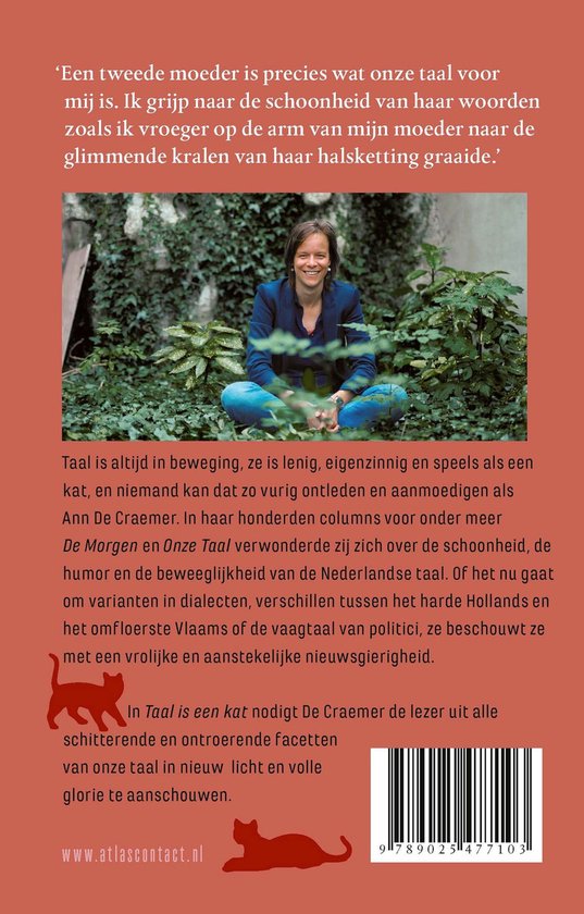 Vrouw zit in een tuin bij een boek 'Taal is een kat'. Een rode kat illustreert de tekst.