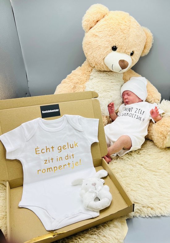 Kraamcadeau romper met rammelaar, unisex, zwangerschapscadeau, kraamcadeau brievenbuspakket, rechtstreeks leveren mogelijk van Maasberg Products — afbeelding 3