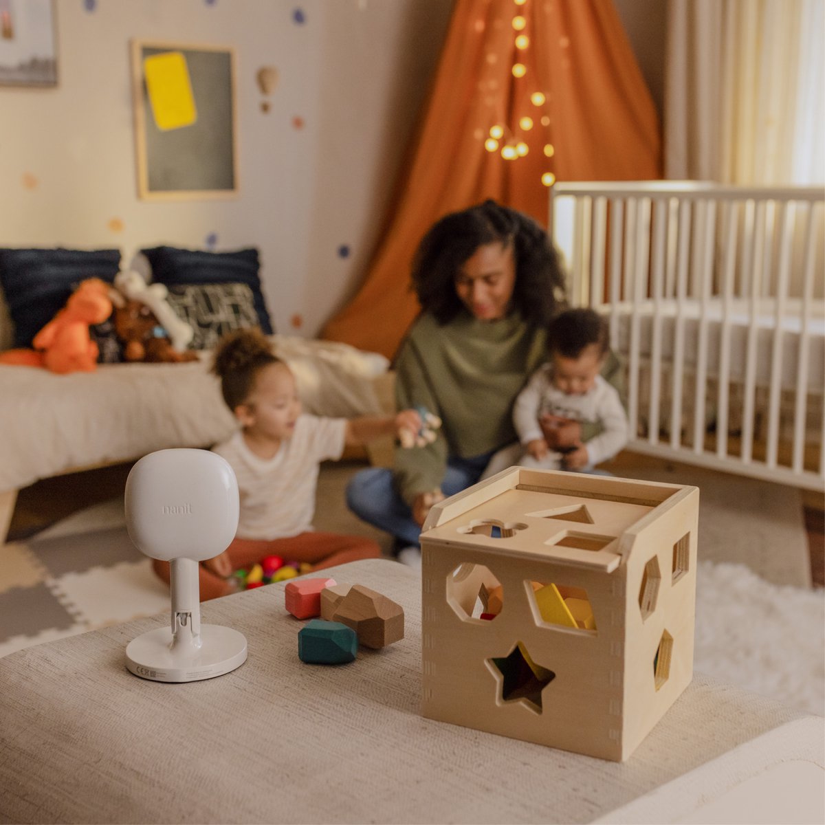 Nanit Pro Camera Babyfoon met App + Flex Standaard + Ademhalingsband - Huildetectie - 130°-zicht - 1080P HD-Video - Beste beveiliging thumbnail 5