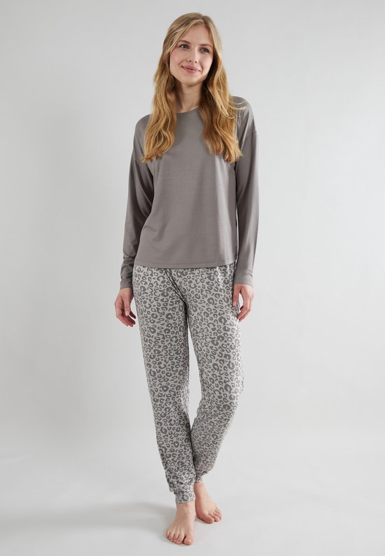 Normann Prachtige dames badstof pyjama met lange mouwen en manchetten - ook in grote maten, donker-lila, 44-46 Normann Prachtige dames badstof pyjama met lange mouwen en manchetten - ook in grote maten, donker-lila, 44-46