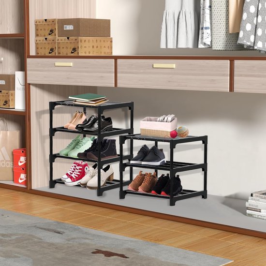 Étagère à chaussures à trois niveaux Selbro ® pour un gain de place intelligent dans n'importe quelle pièce