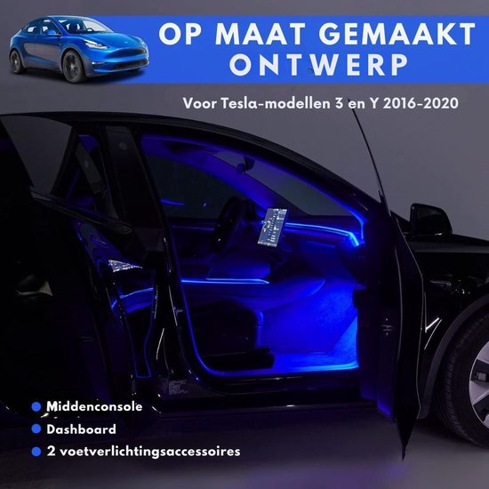 Tesla Model 3/Y 2016-2020 met blauwe ambient verlichting in dashboard, middenconsole en voetruimte.