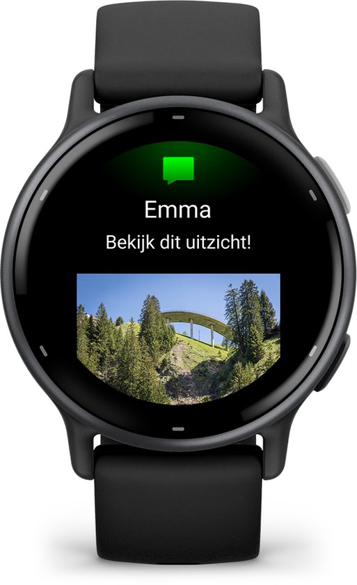Zwart Garmin sporthorloge toont bericht van Emma met foto van een berglandschap.