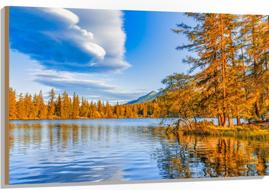 Hout - Oranjekleurige Bomen langs Rand van Meer - 120x80 cm - 9 mm dik - Foto op Hout (Met Ophangsysteem)