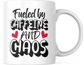 Grappige Mok met tekst: Fueled By Caffeine And Chaos | Grappige Quote | Funny Quote | Grappige Cadeaus | Grappige mok | Koffiemok | Koffiebeker | Theemok | Theebeker