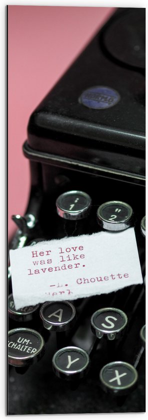 Dibond - Quote op Wit Papier Liggend op Zwarte Vintage Typemachine op Roze Achtergrond - 30x90 cm Foto op Aluminium (Wanddecoratie van metaal)