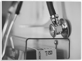 PVC Schuimplaat - Close-up van Stethoscoop (Zwart-wit) - 40x30 cm Foto op PVC Schuimplaat (Met Ophangsysteem)