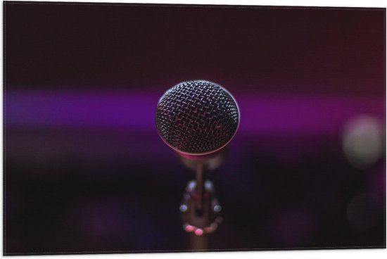 Vlag - Close-up van Microfoon op Podium - 75x50 cm Foto op Polyester Vlag
