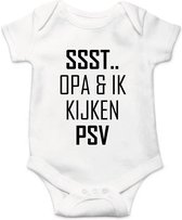 Soft Touch Rompertje met Tekst - Ssst, Opa en ik kijken PSV - Zwart | Baby rompertje met leuke tekst | | kraamcadeau | 0 tot 3 maanden | GRATIS verzending