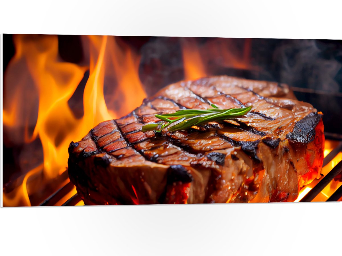 PVC Schuimplaat - Brandende Steak op Barbecue - 100x50 cm Foto op PVC Schuimplaat (Met Oph