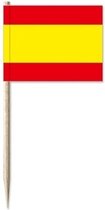 Cocktailprikkers van vlag Spanje - 100x stuks - mini vlaggetjes - Spaans versiering prikkertjes - 8 cm