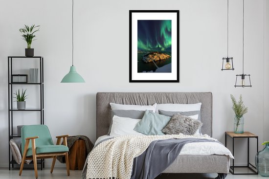 Aurores boréales vertes au-dessus d'une maison 60x90 cm