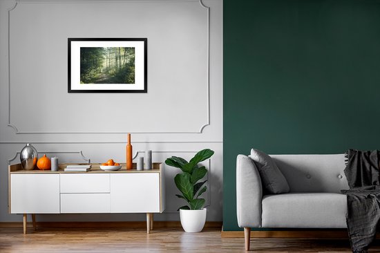 Image encadrée - Cadre photo Route à travers une forêt brumeuse 60x40 cm - Affiche encadrée (Décoration murale salon / chambre)