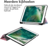 iMoshion Tablet Hoes Geschikt voor iPad Air 2 (2014) / iPad Air 1 (2013) / iPad 6 (2018) 9.7 inch / iPad 5 (2017) 9.7 inch - iMoshion Design Trifold Bookcase - Meerkleurig /Sky