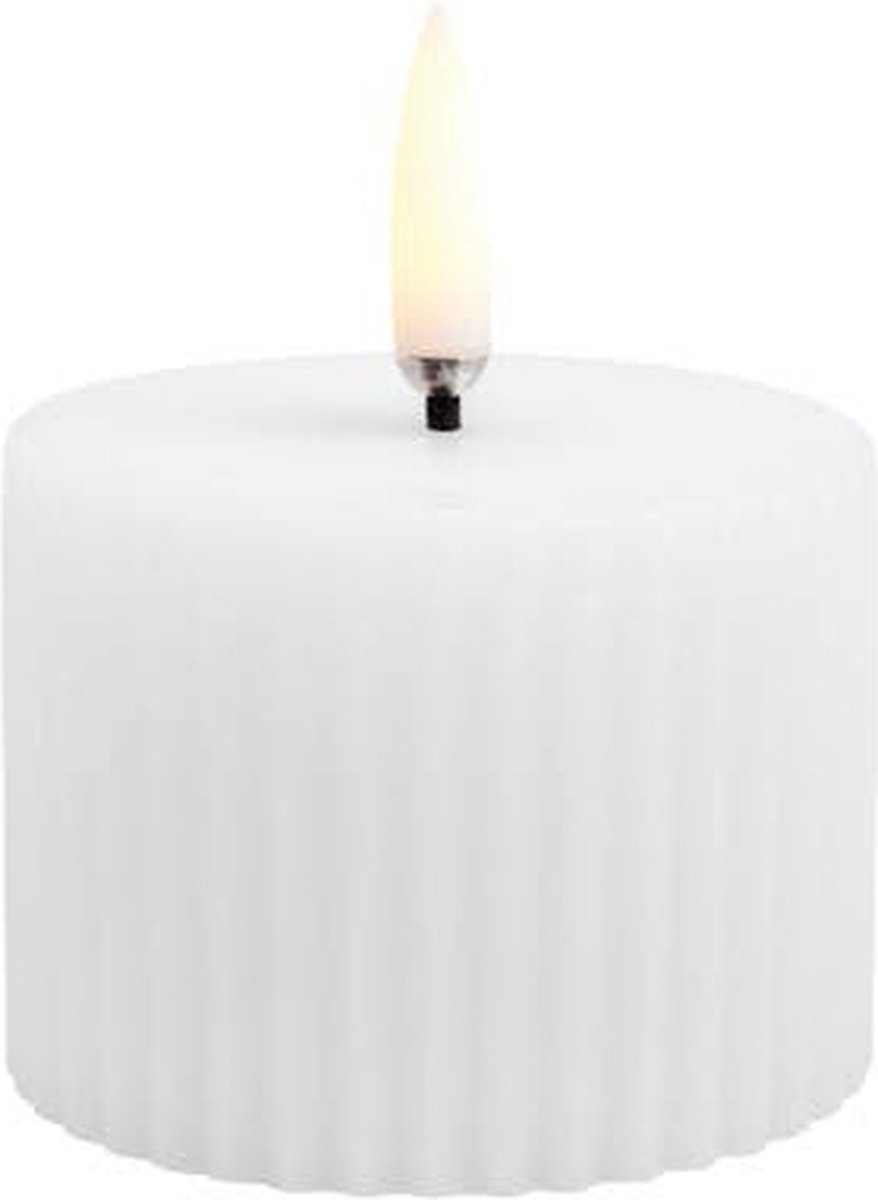 Uyuni LED Grooved Stompkaars Nordic White – Ø5,8 x H4,5 cm – 3D Vlam – Timer