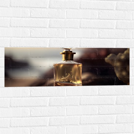 Muursticker - Flesje - Parfum - Bloemetjes - 90x30 cm Foto op Muursticker