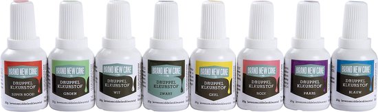 Zeven flesjes Brand New Cake druppel kleurstof in verschillende kleuren.