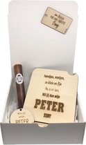 Geschenkbox Wil jij mijn PETER zijn? | okergeel-grijs | gsm-houder | sigaar | sleutelhanger | peter vragen | meter worden | peetoom vragen | peetoom worden | cadeau | doosje met een vraag