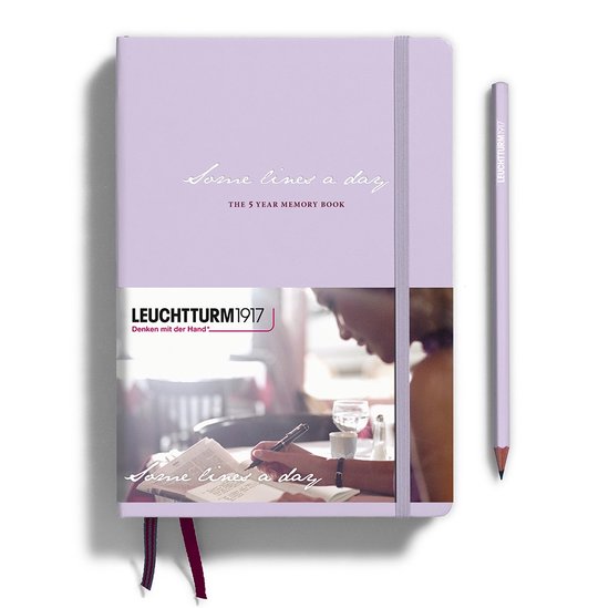 Leuchtturm1917 A5 Medium Some Lines a Day, 5 jaar Dagboek hardcover Lilac