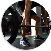 PVC Schuimplaat Muurcirkel - Mens - Spieren - Schoenen - Oefening - Sporten - Fitness - Sportschool - Gewichten - 30x30 cm Foto op Muurcirkel (met ophangsysteem)