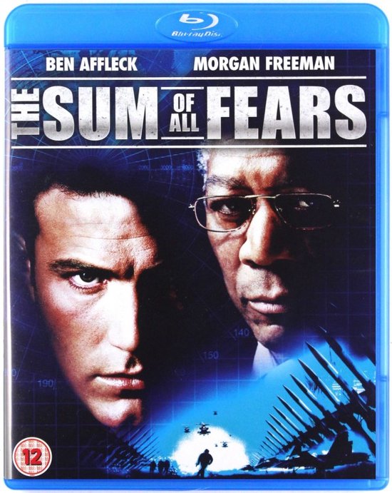 Blu-ray hoes van "The Sum of All Fears" met Ben Affleck en Morgan Freeman in de hoofdrol. Een explosieve achtergrond met militaire symbolen.