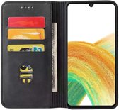 Smartphonica Samsung Galaxy A33 5G kunstleren hoesje met magnetische sluiting en pashouders book case - Zwart / Kunstleer / Book Case geschikt voor Samsung Galaxy A33 5G