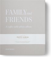 Tafelboek - fotoalbum - Family and Friends - grijs - beige - wit - linnen kaft - koffietafelboek - album - fotoboek - woonaccesssoires - textiel boek - 30 pagina's - plakalbum - abstract - decoratief item