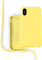 Coverzs Silicone case met koord - Telefoonhoesje met koord - Backcover hoesje met koord - touwtje - geschikt voor Apple iPhone X / Xs - Geel